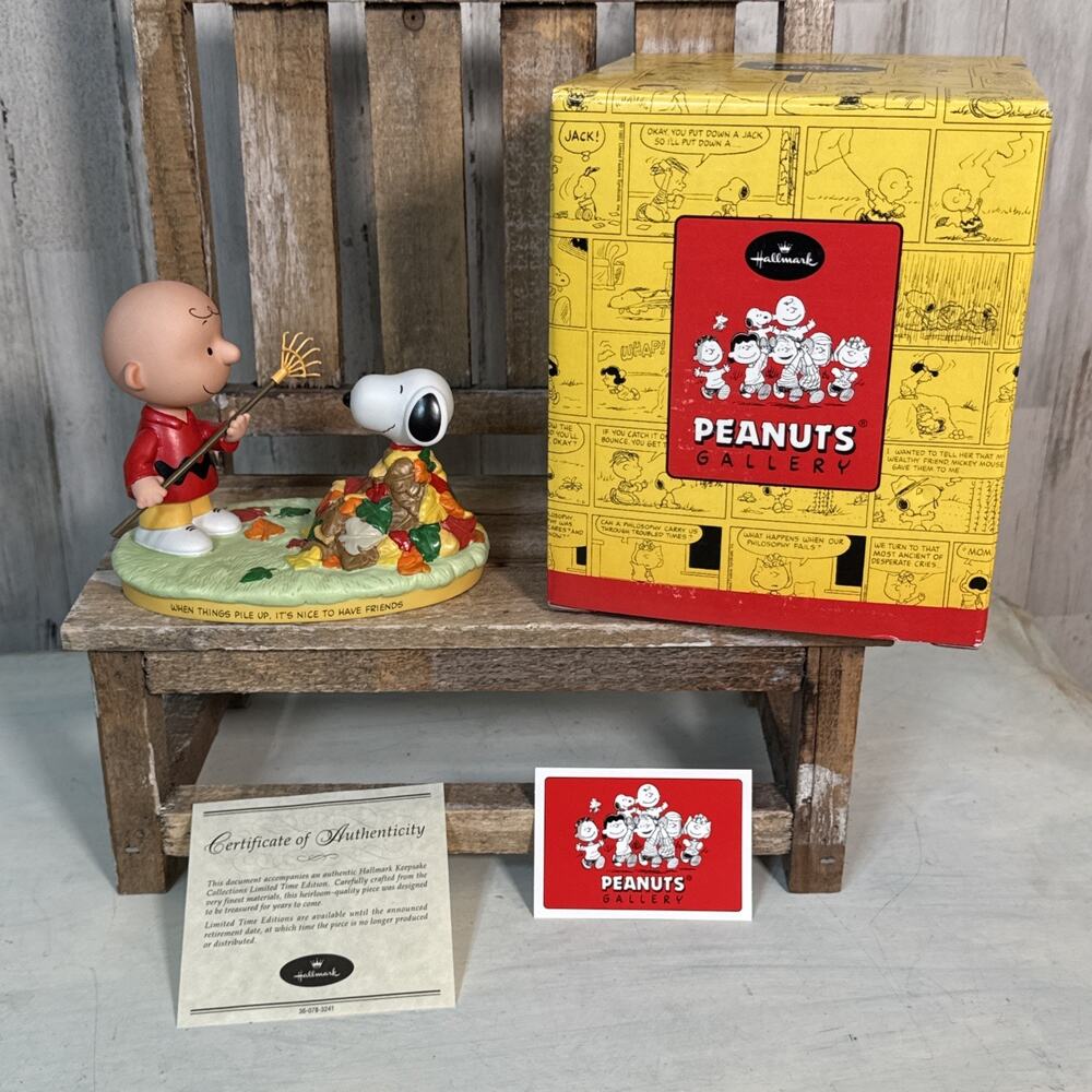 Hallmark Snoopy Peanuts Gallery Collection Working Together Fall Leaves